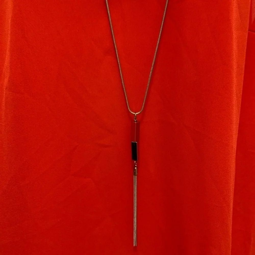 Jennifer Lopez Red Top with Removable Necklace NWT - Picture 2 of 9